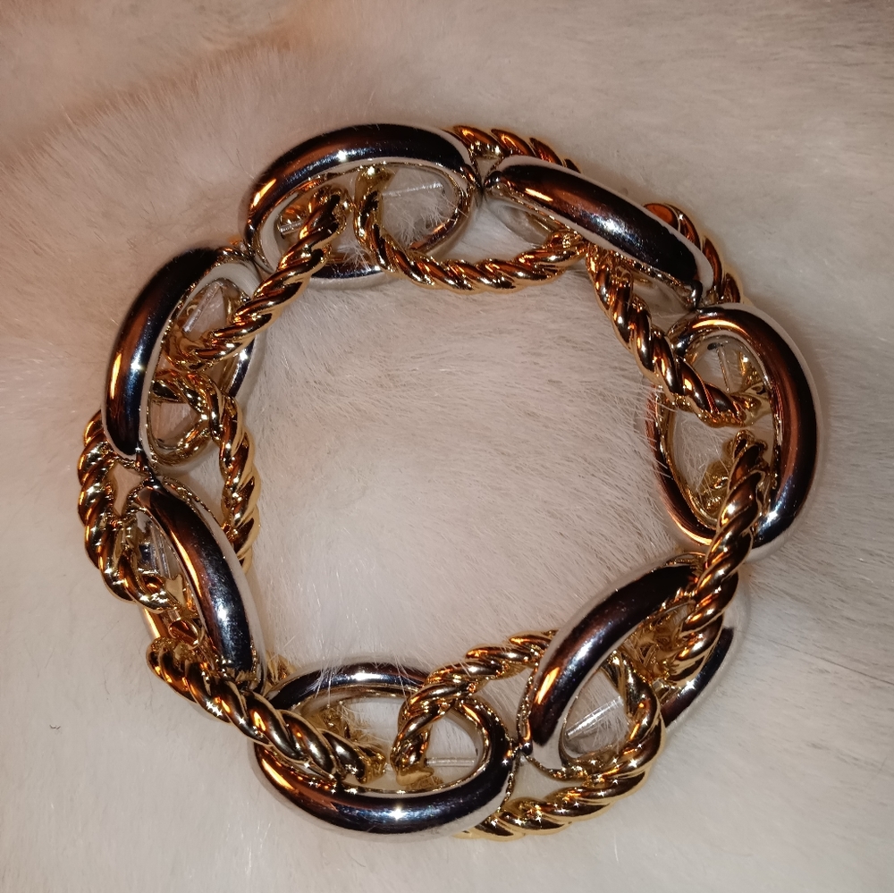 Look of Gold Large Designs Oval Bracelet Intertwined Design